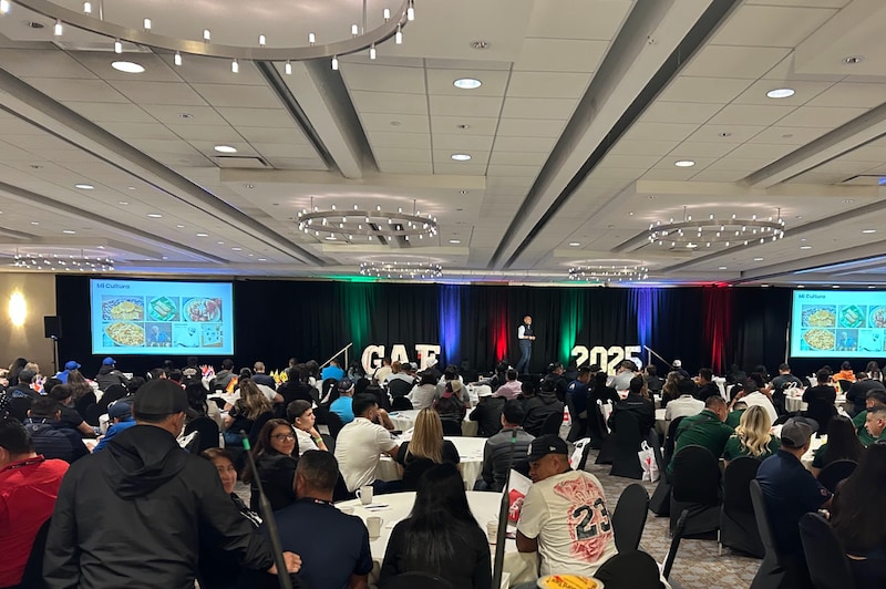 GAF's Latinos in Roofing Expo 